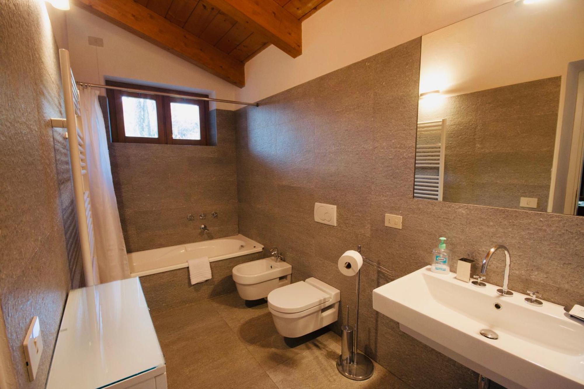 Agriturismo Castello di Vezio Varenna Esterno foto